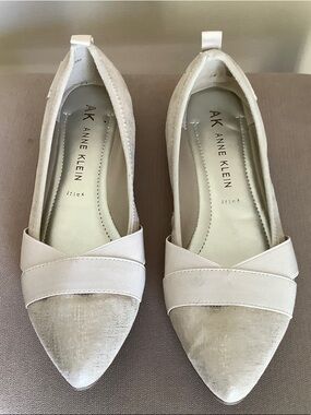 Anne Klein Cream Pointed-Toe Slip-On Flats with Cross Band